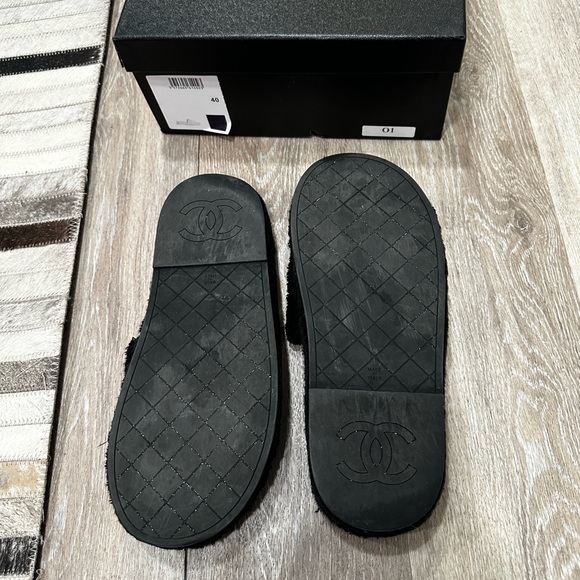 Pre owned good condition Chanel black terry cloth slides size 40 - Picture 3 of 6